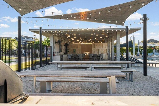 Building Photo - 9015 Cattle Baron Path