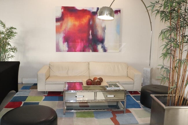 Building Photo - 3001 S Ocean Dr