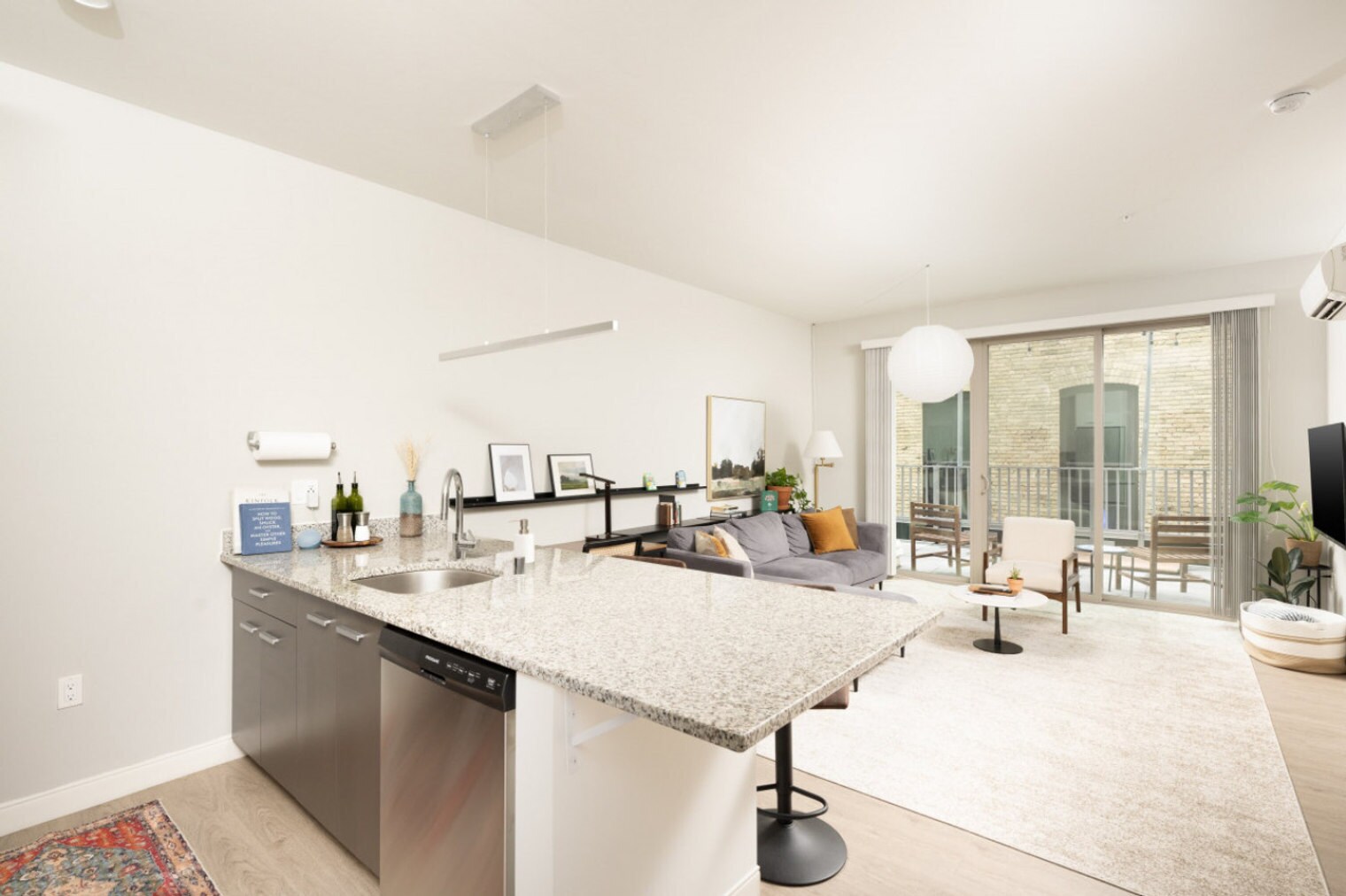 Building Photo - 211 W Mineral St