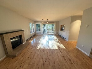 Building Photo - 307 Cervantes Cir