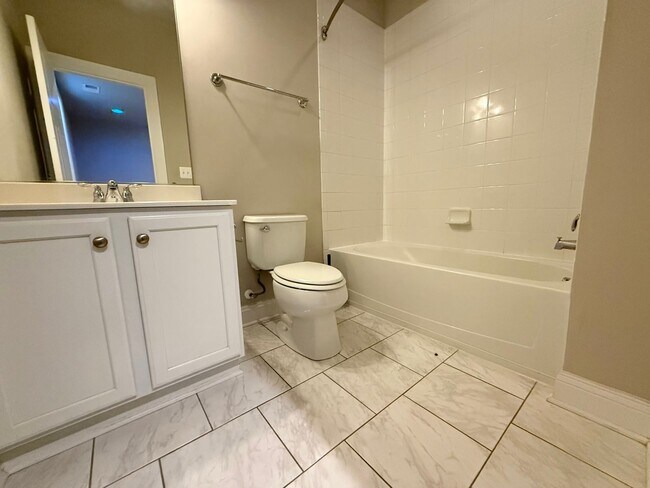 Building Photo - 2126 Avinity Loop