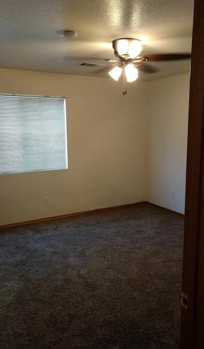 Building Photo - 11125 Smoke Tree Rd