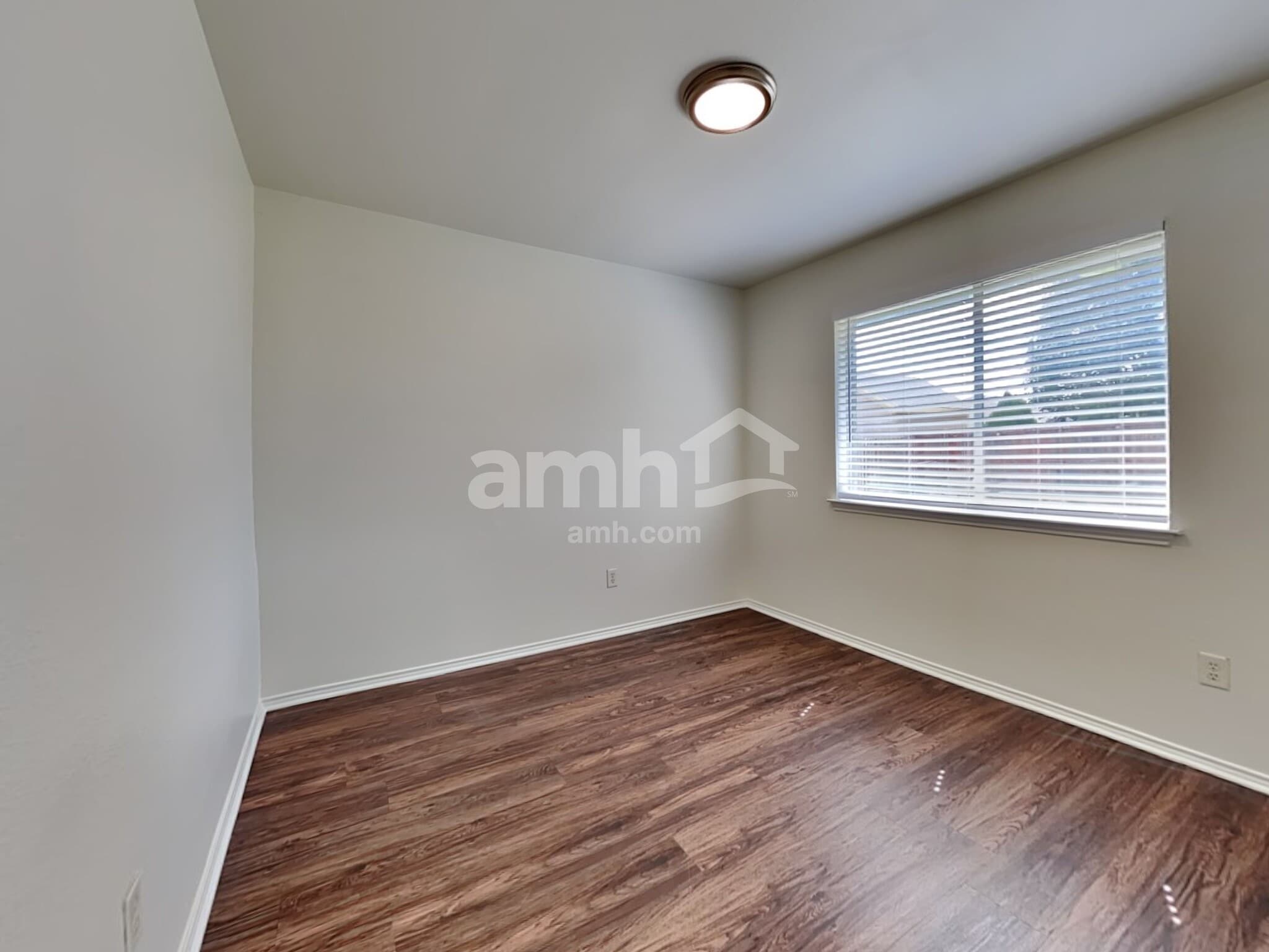 Building Photo - 1607 Tampa Bay Dr