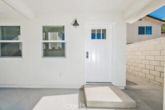 Building Photo - 547 N Olive St