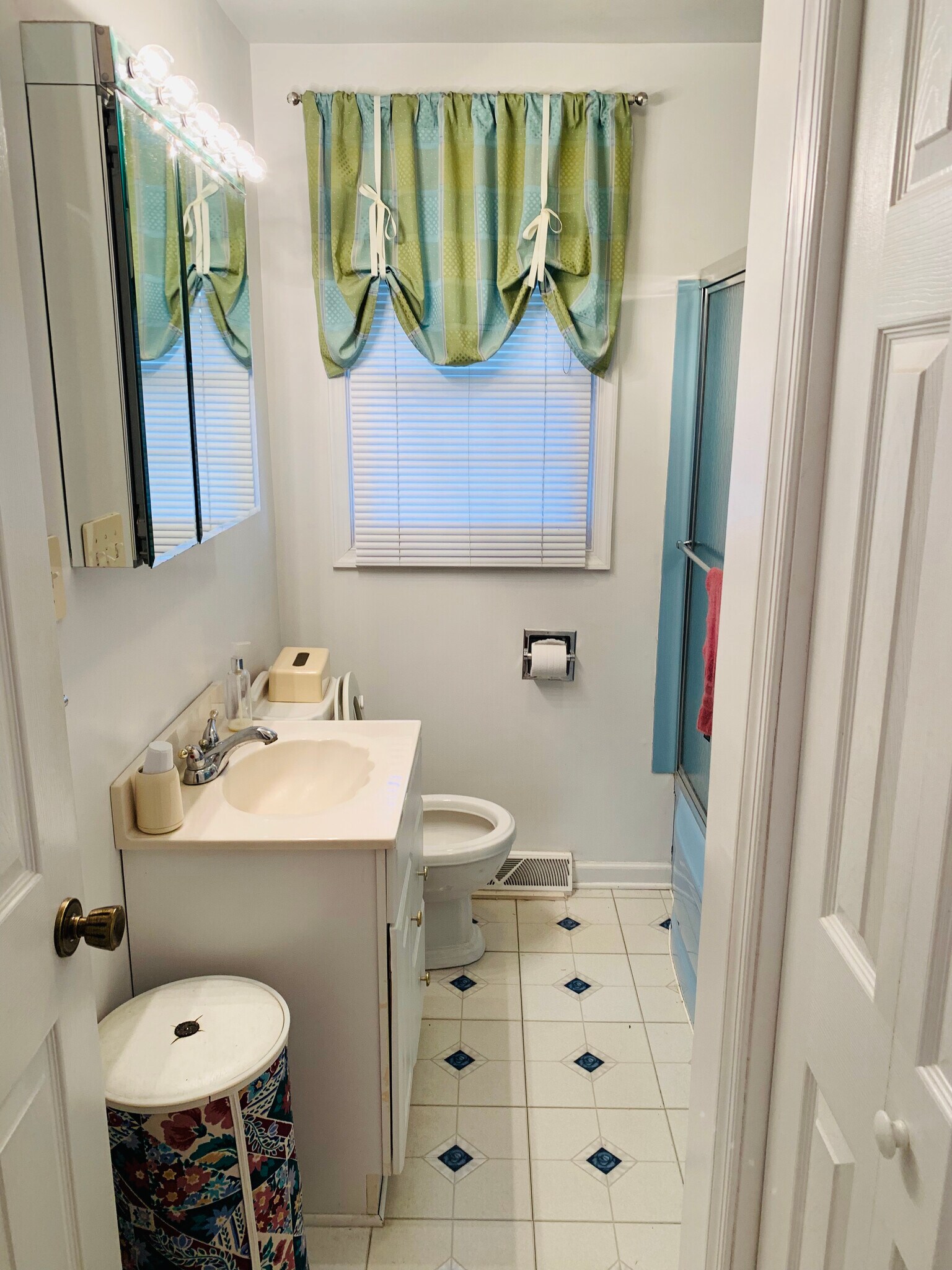 Bathroom - 615 N Willow St