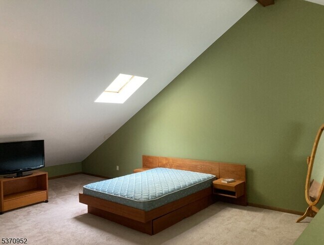 Building Photo - 6 Brandywine Ct