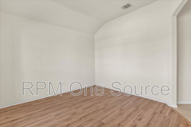 Building Photo - 1729 Park Trails Blvd