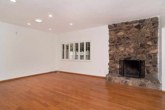 Building Photo - 18624 Kenya St