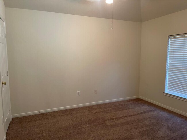 Building Photo - 9410 Creek Vine Dr