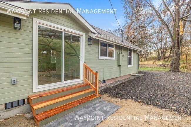 Building Photo - 2989 S Ivy St