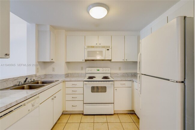 Building Photo - 1250 S Miami Ave