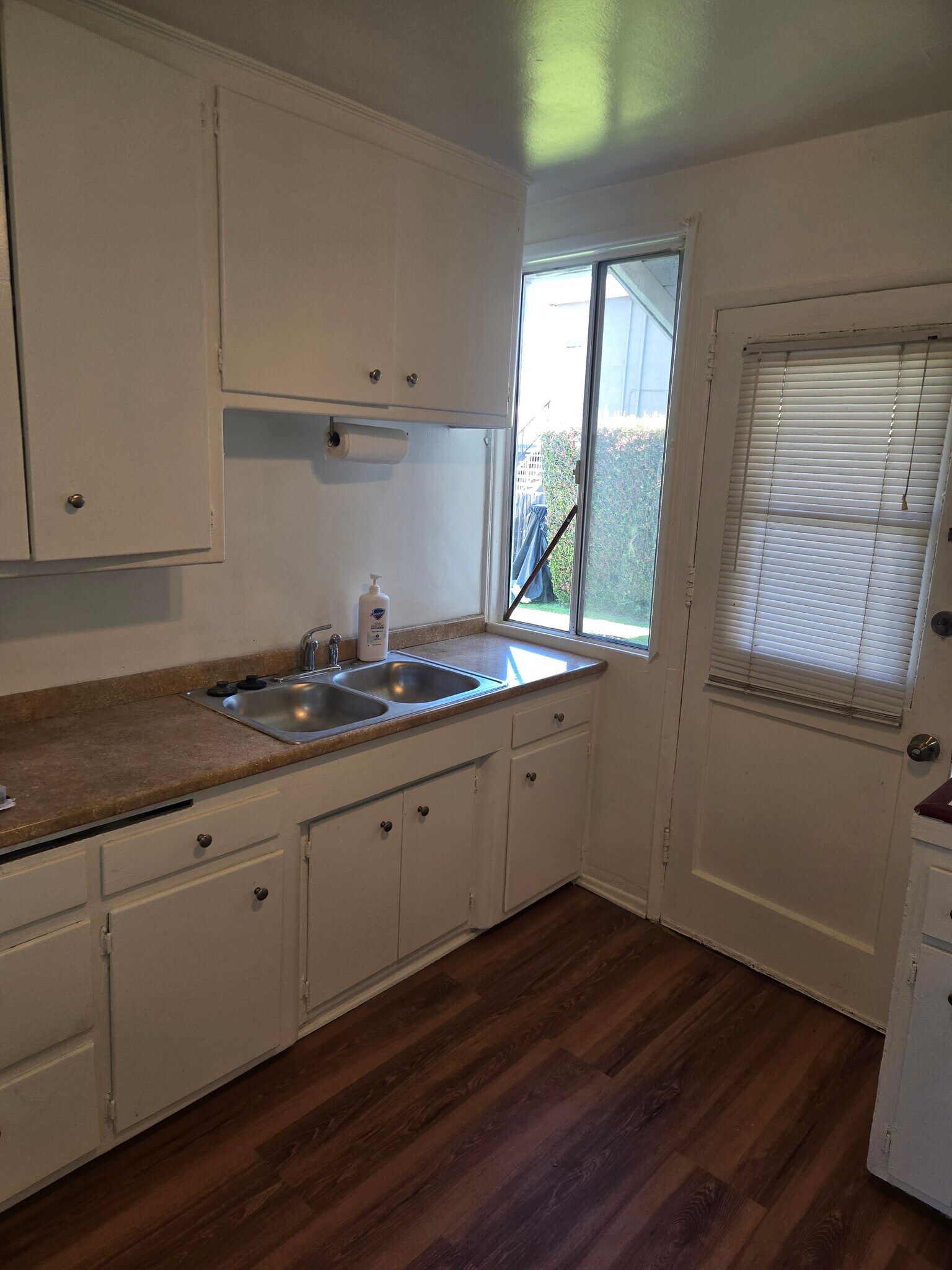 Building Photo - 5533 Thornburn St