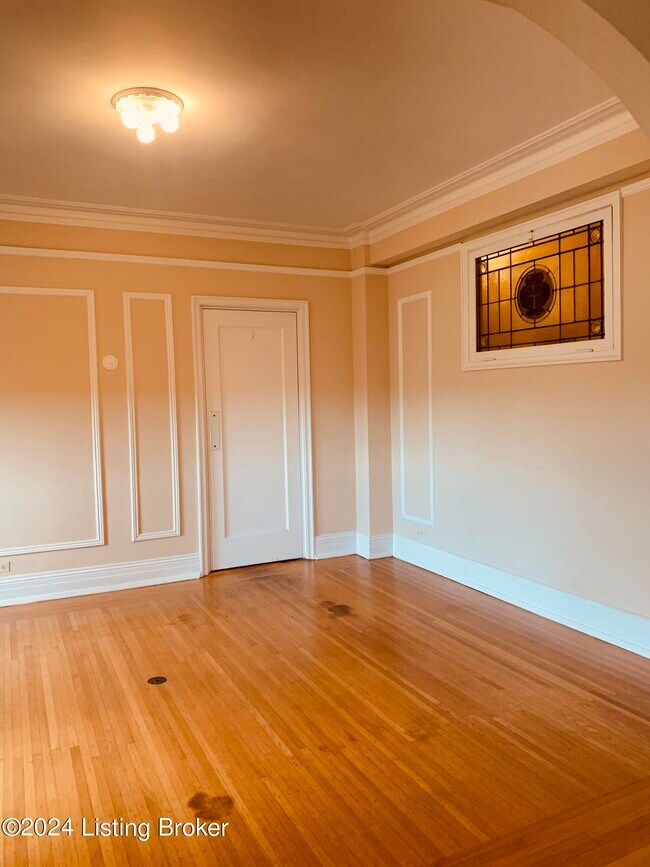 Building Photo - 2140 Bonnycastle Ave