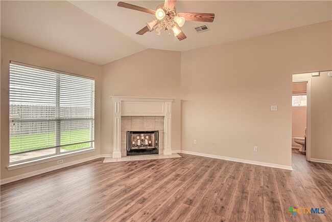 Building Photo - 5005 Warwicke Dr