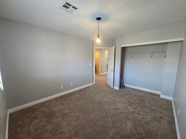 Building Photo - A Fabulous 3 Bedroom Home in South West Las Vegas