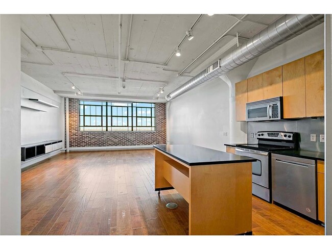 Building Photo - 2929 Chicago Ave