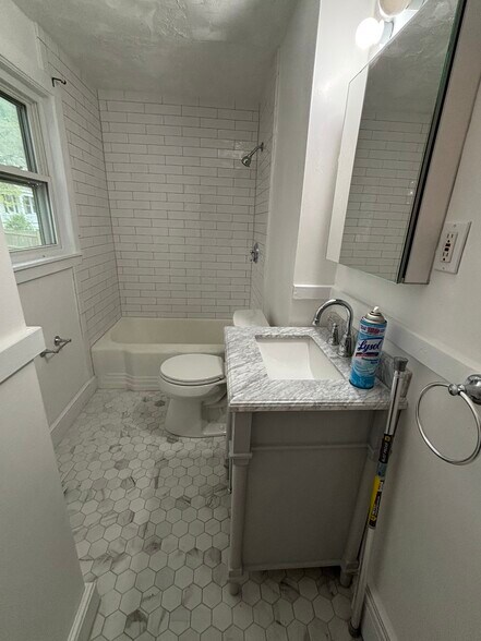 Building Photo - 219 Washington St