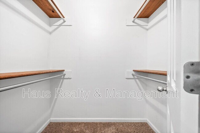 Building Photo - 935 Hugh Hunter Rd