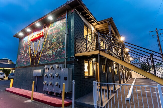 Building Photo - 70 Walts Ln