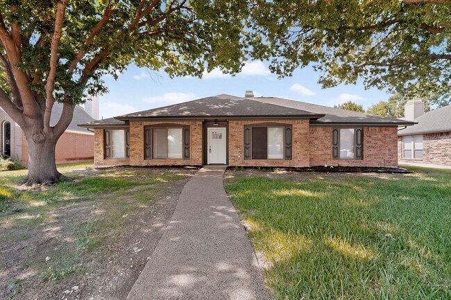 Building Photo - Renovated Home In the Coveted Allen ISD