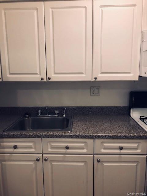 Building Photo - 5 Brevoort Dr