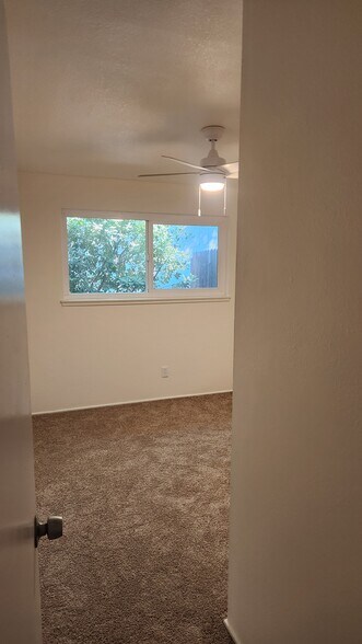 Building Photo - 948 J Street