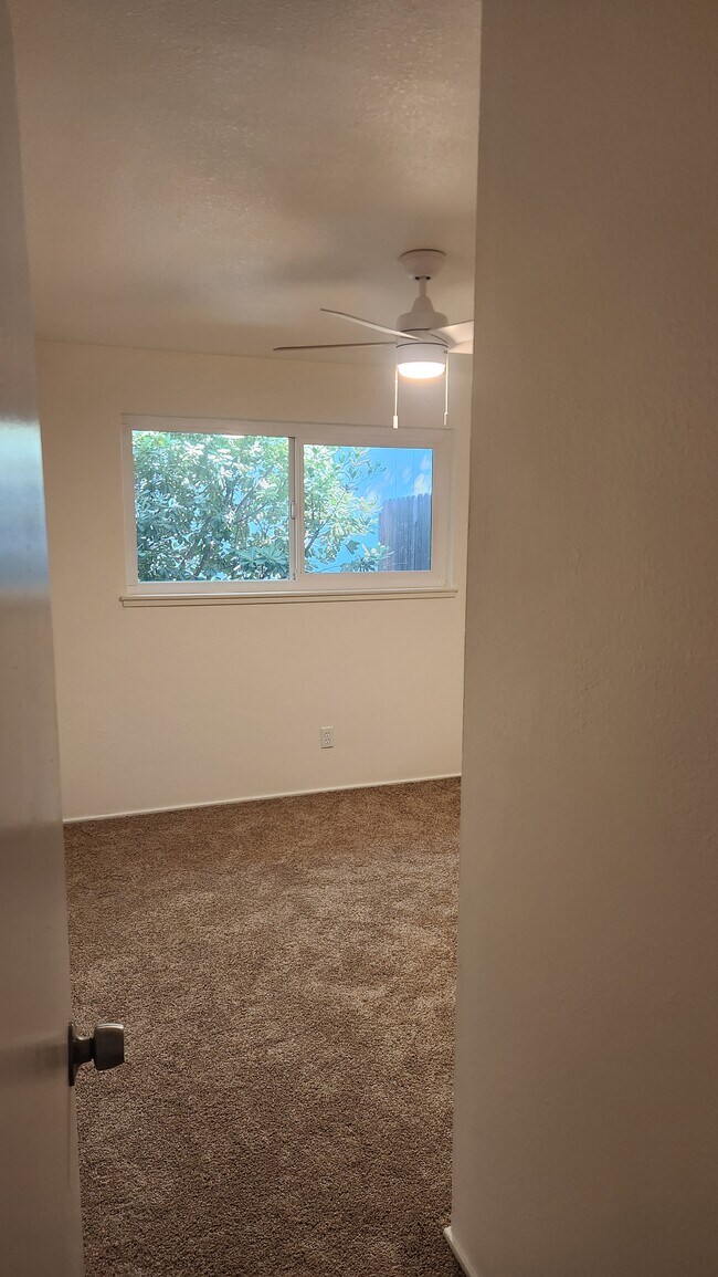 Building Photo - 948 J Street