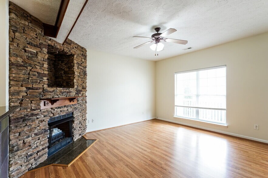 Building Photo - 7212 Legacy Dr