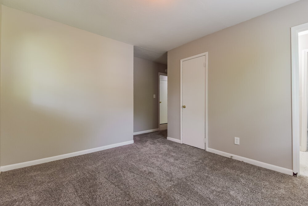 Building Photo - 6681 Green Meadows Ln