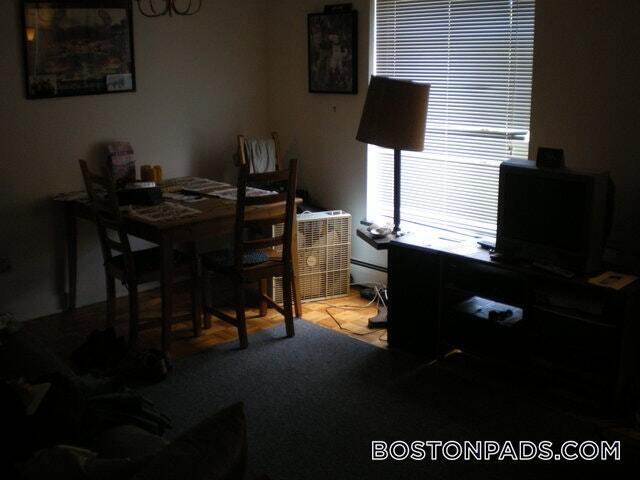 Building Photo - 524 Putnam Ave