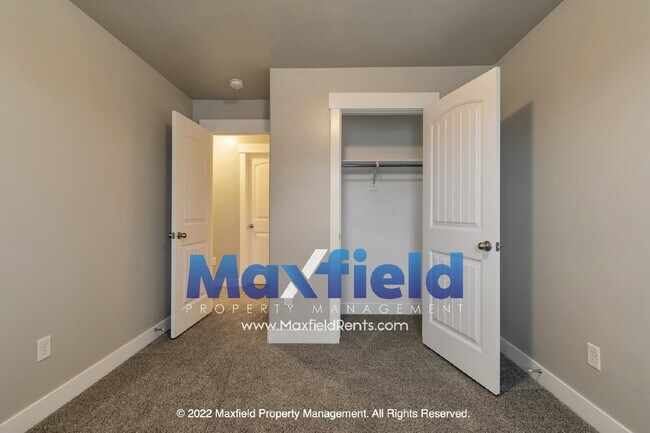 Building Photo - LEASE SPECIAL - 3BD, 2.5 BA, 2GA Draper townhome with super fast fiber internet