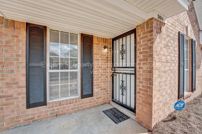 Building Photo - 3014 Meadows Ln