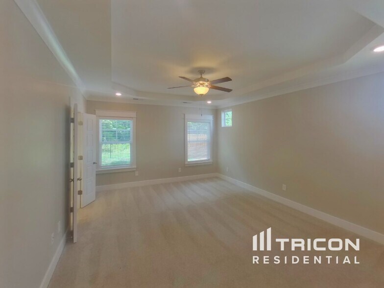 Building Photo - 1470 Cotillion Dr