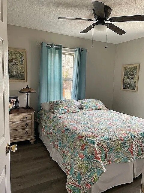 Bedroom 1 - 1246 KY-1271