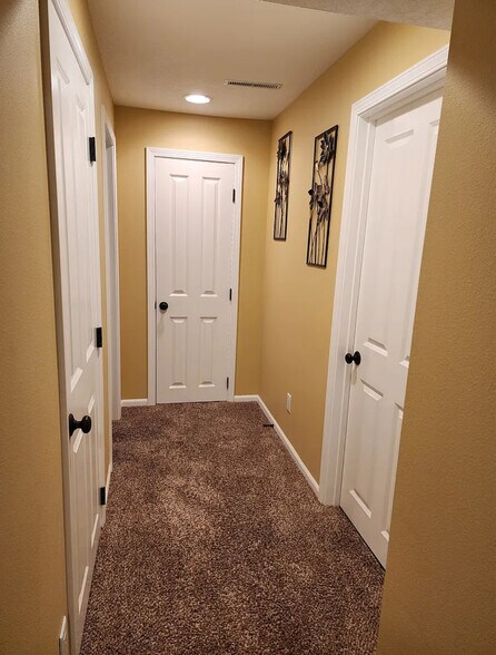 Building Photo - 210 NE 12th Street Pl