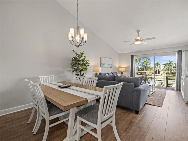 Building Photo - 5900 Bahia Del Mar Cir N