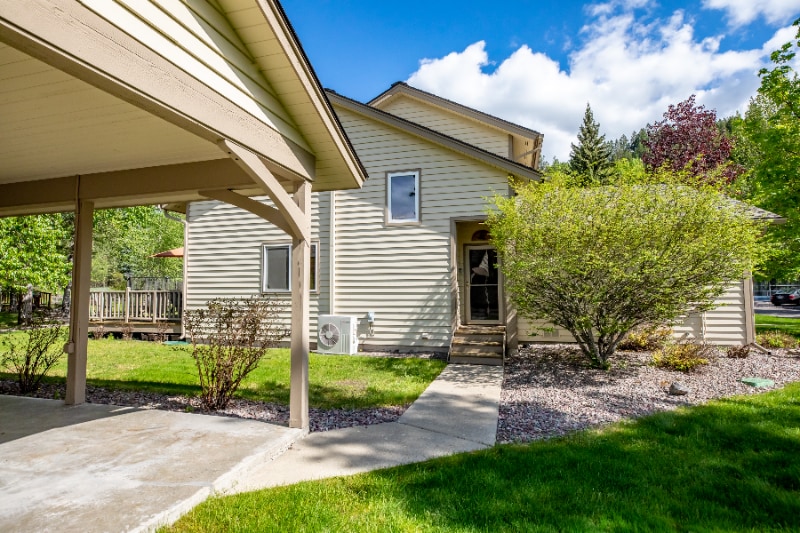 Building Photo - 1750 E Lakeshore Dr