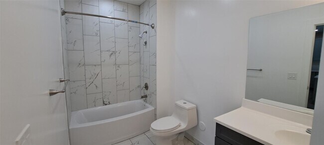 Building Photo - 3801 Davie Blvd