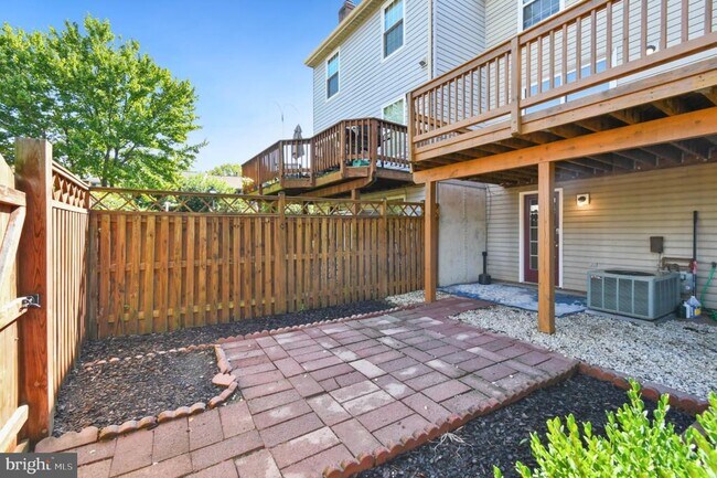 Building Photo - 6022 Phlox Ct