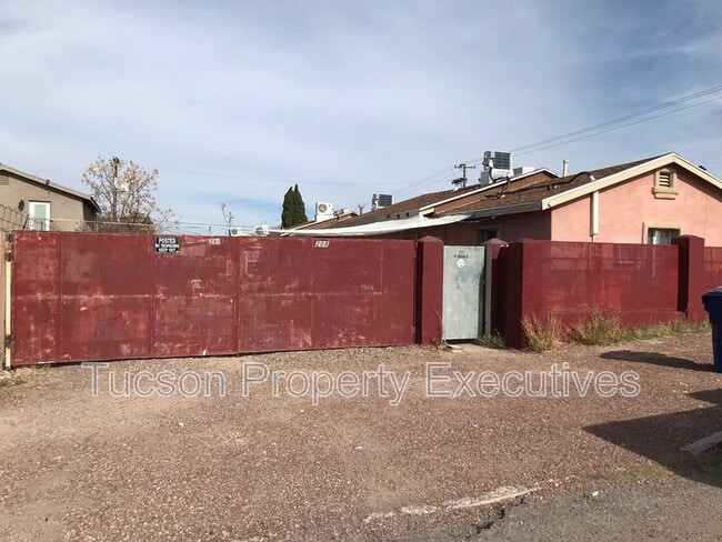 Building Photo - 208 W Ventura St