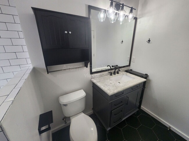 Building Photo - 1282 MacKintosh pknw