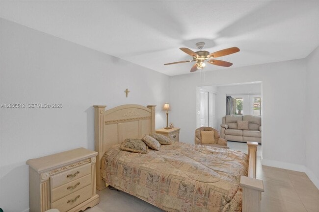 Building Photo - 862 W 79th St