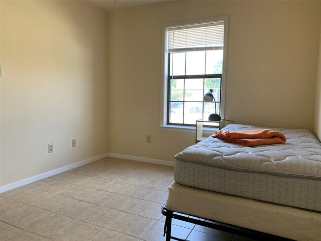 Building Photo - 4100 College Main St