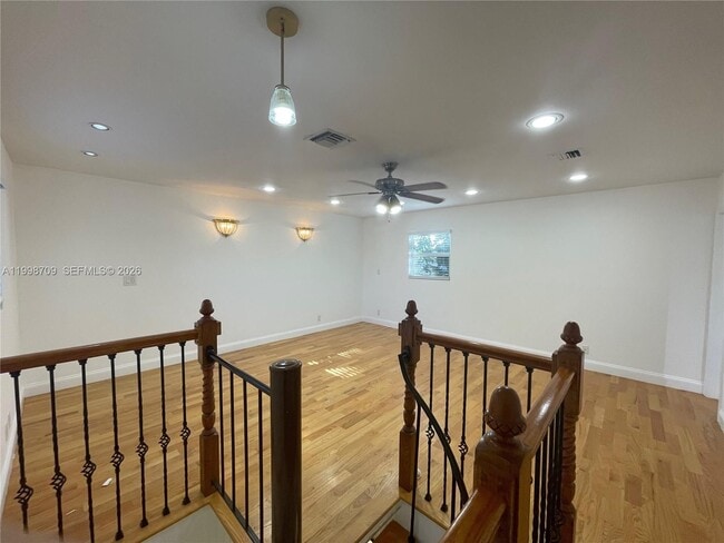 Building Photo - 258 SW 1st Ct