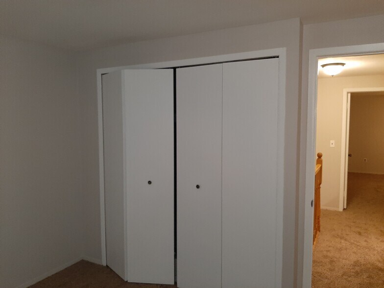 Building Photo - 38177 Jamestown Dr