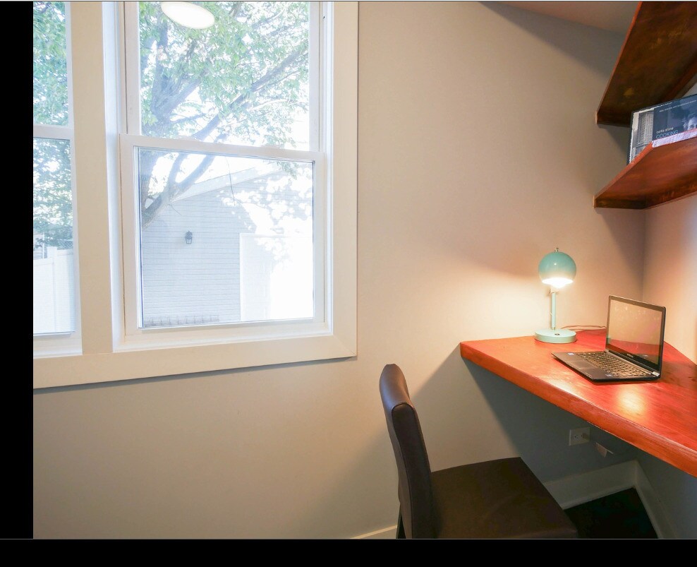 Bedroom 3 includes desk - 3953 S Rockwell St