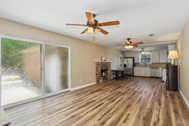 Building Photo - 6222 Maybelle Dr