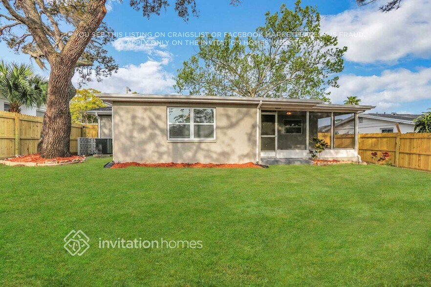 Building Photo - 9410 Rainbow Ln