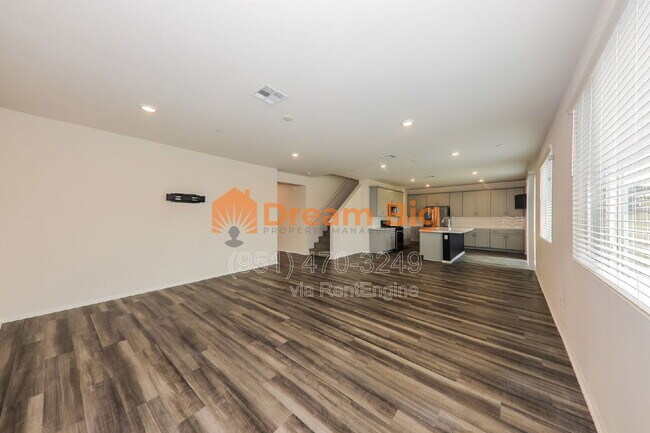 Building Photo - 24712 Hudson St