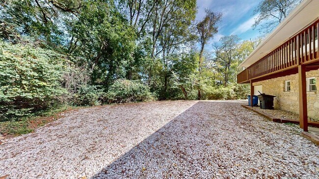 Building Photo - 32 Marion St